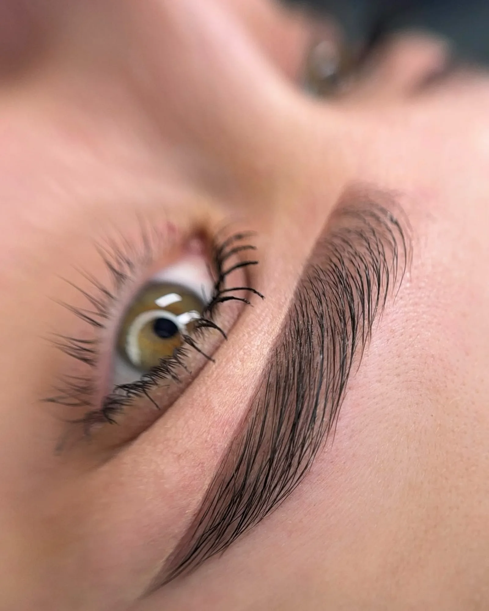 Powder brows, genezen resultaat